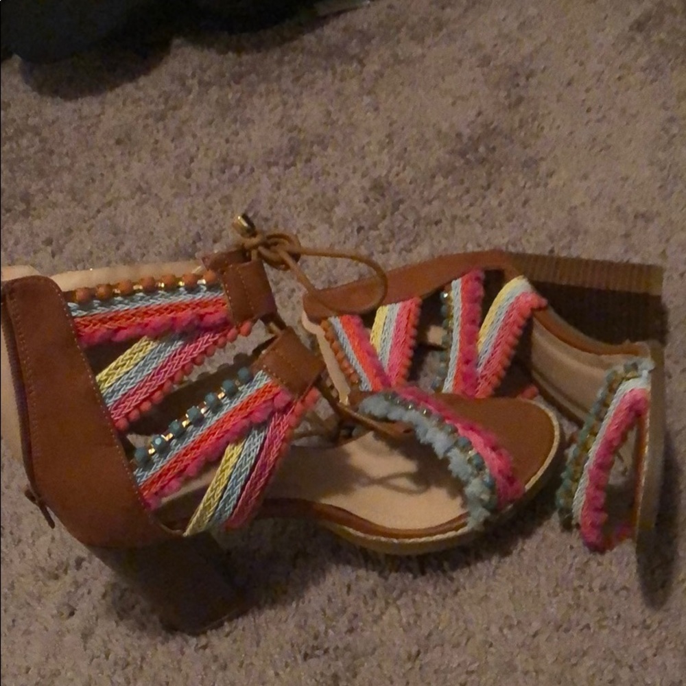 Women’s size 8 shoe